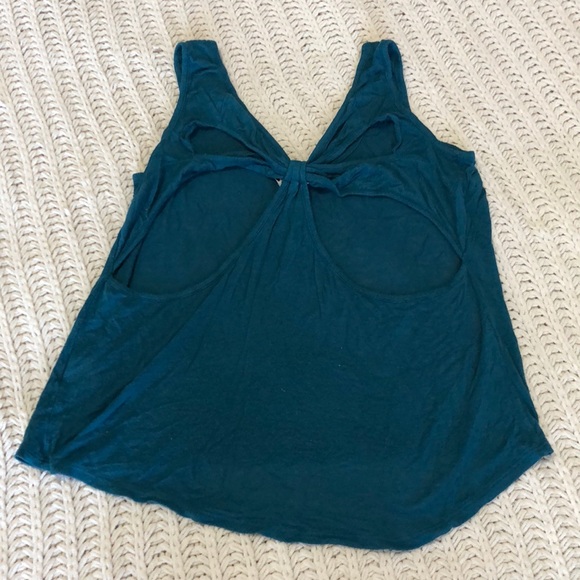 Crop Tank Top without cut out - Picture 3 of 4